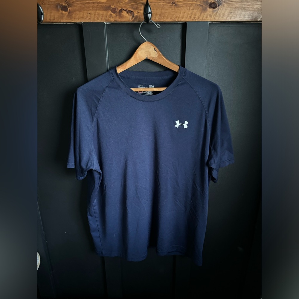 Men’s under armour heat gear shirt size L
